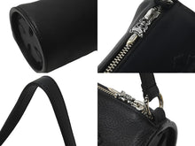 Load image into Gallery viewer, 新品未使用 CHROME HEARTS クロムハーツ 筒型バッグ スクロールラベル ミニセメタリークロスパッチ スクロールラベルリング ブラック レザー シルバー925 中古 59645
