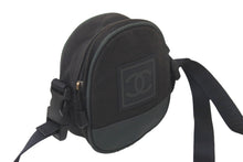 Load image into Gallery viewer, CHANEL シャネル スポーツライン ショルダーバッグ ポーチ キャンバス メッシュ ブラック カーキ 8511921 美品 中古 59647