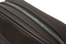Load image into Gallery viewer, LOUIS VUITTON ルイ ヴィトン ショルダーバッグ 斜め掛け M32468 タイガレザー ディミトリ グリズリ 美品 中古 59664