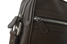 Load image into Gallery viewer, LOUIS VUITTON ルイ ヴィトン ショルダーバッグ 斜め掛け M32468 タイガレザー ディミトリ グリズリ 美品 中古 59664