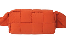Load image into Gallery viewer, BOTTEGAVENETA ボッテガヴェネタ ショルダーバッグ パデッド テック カセット ナイロン 628951VBO813724 美品 中古 59677