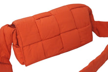 Load image into Gallery viewer, BOTTEGAVENETA ボッテガヴェネタ ショルダーバッグ パデッド テック カセット ナイロン 628951VBO813724 美品 中古 59677
