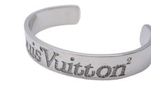 Load image into Gallery viewer, 極美品 LOUIS VUITTON ルイ ヴィトン × NIGO ニゴー コラボ バングル MP2693 ブラスレスクエアード LVストラス シルバー 中古 59683