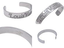 Load image into Gallery viewer, 極美品 LOUIS VUITTON ルイ ヴィトン × NIGO ニゴー コラボ バングル MP2693 ブラスレスクエアード LVストラス シルバー 中古 59683