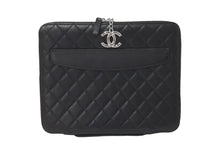 Load image into Gallery viewer, CHANEL シャネル タブレットケース ココマーク マトラッセ 14番台 2010年 ラムスキン ブラック シルバー金具 美品 中古 59689