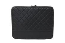 Load image into Gallery viewer, CHANEL シャネル タブレットケース ココマーク マトラッセ 14番台 2010年 ラムスキン ブラック シルバー金具 美品 中古 59689