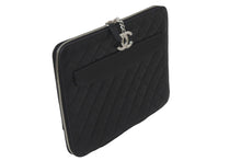 Load image into Gallery viewer, CHANEL シャネル タブレットケース ココマーク マトラッセ 14番台 2010年 ラムスキン ブラック シルバー金具 美品 中古 59689