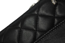Load image into Gallery viewer, CHANEL シャネル タブレットケース ココマーク マトラッセ 14番台 2010年 ラムスキン ブラック シルバー金具 美品 中古 59689