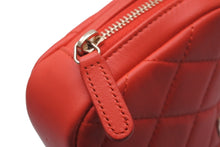 Load image into Gallery viewer, CHANEL シャネル ポーチ コスメポーチ トラベルポーチ マトラッセ ココマーク ラムスキン レッド 23005785 美品 中古 59691