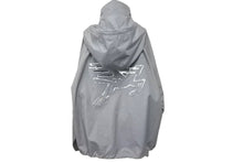 Load image into Gallery viewer, 極美品 LOUIS VUITTON ルイヴィトン ジャケット 1A5PD2 ウィズフラッグパッチ フーデッド 2WAY ウィンドブレーカー グレー 50 中古 59701