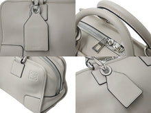 Load image into Gallery viewer, 極美品 LOEWE ロエベ アマソナ28 ハンドバッグ 352.30.N03 カーフスキン ベージュ シルバー金具 中古 59724