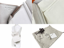 Load image into Gallery viewer, 新品未使用 エルメス HERMES アッカドPM B刻印 ワンショルダーバッグ グリスパール 新型 シルバー金具 中古 59738
