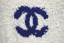 Load image into Gallery viewer, CHANEL シャネル ニット セーター 2019年SSプレコレクション DEAUVILLE BIARRITZ VENISE ボーダー P60704K46380 美品 中古 59739
