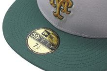 Load image into Gallery viewer, 新品未使用 NEW ERA New york Mets ニューエラ ニューヨークメッツ キャップ ベージュ グリーン グレーブリム 7 1/2 中古 59750