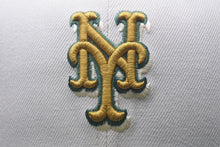 Load image into Gallery viewer, 新品未使用 NEW ERA New york Mets ニューエラ ニューヨークメッツ キャップ ベージュ グリーン グレーブリム 7 1/2 中古 59750