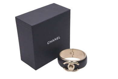 CHANEL シャネル バングル ココマーク ターンロック ブラック ゴールド メタル ラムスキン 美品 中古 59824