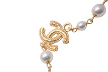 Load image into Gallery viewer, 新品未使用 CHANEL シャネル ココマーク ロングネックレス フェイクパール ラインストーン GP ゴールド B20P刻印 中古 59825