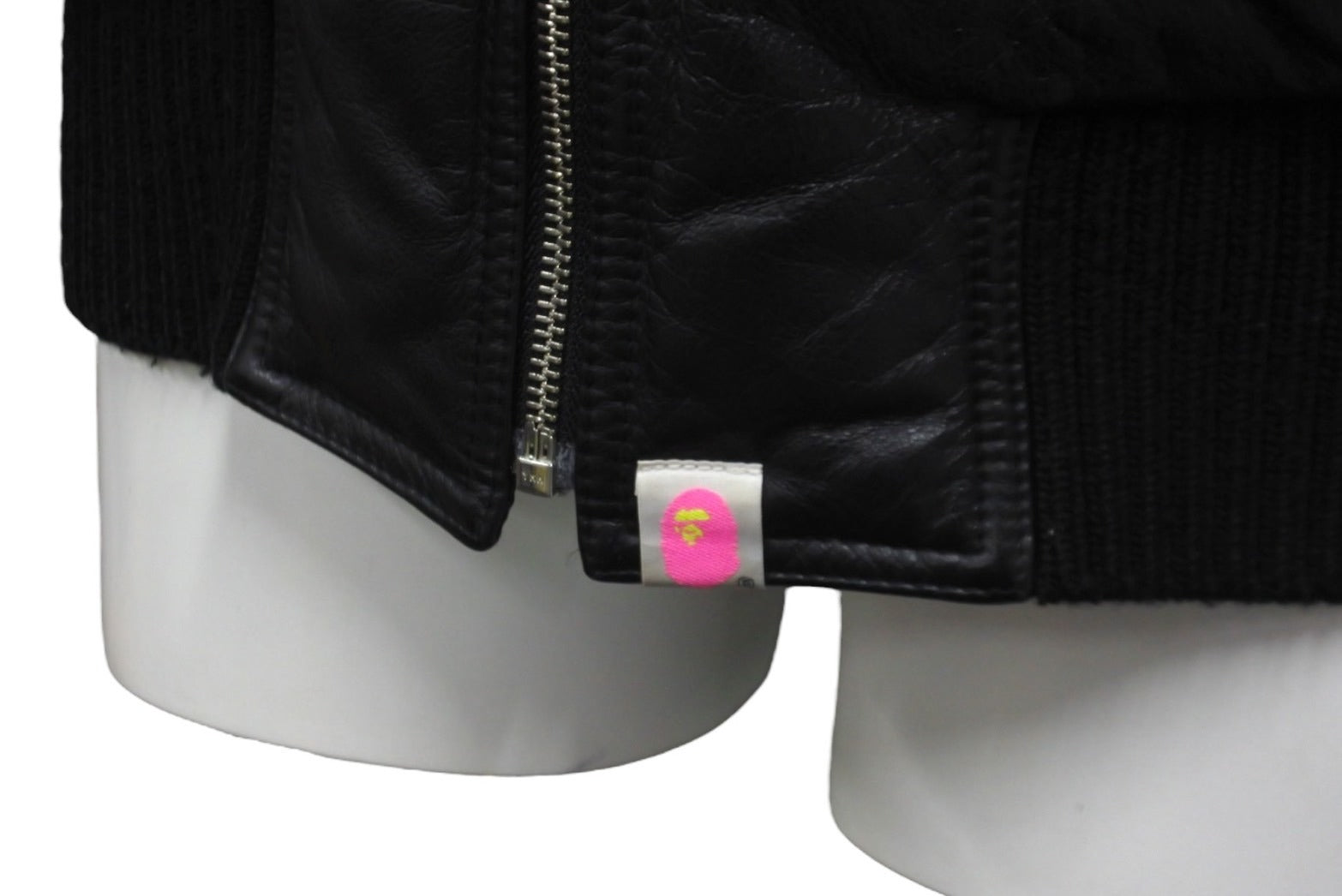 A BATHING APE アベイシングエイプ ダウンジャケット レザー