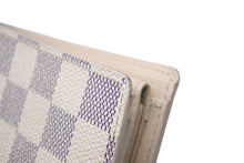 Load image into Gallery viewer, LOUIS VUITTON ルイヴィトン ダミエ アズール ポルトフォイユ マルコ 二つ折り財布 ホワイト N60018 ウォレット 良品 中古 59843