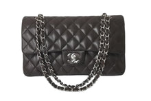 Load image into Gallery viewer, CHANEL マトラッセWフラップチェーンショルダー 9番台 25cm ショルダーバッグ ブラウン×シルバー金具 ラムスキン 美品 中古 59860