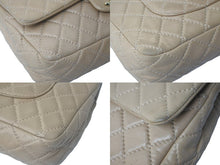 Load image into Gallery viewer, CHANEL シャネル ショルダーバッグ マトラッセ 25 ダブルフラップ 12番台 ベージュ ラムスキン ゴールド金具 良品 中古 59874