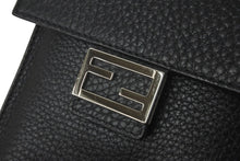 画像をギャラリービューアに読み込む, 極美品 FENDI フェンディショルダーバッグ スマホケース FFロゴ ブラック レザー 7AS034 ADYW シルバー金具 中古 59889 