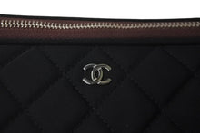 Load image into Gallery viewer, 極美品 CHANEL シャネル ココマーク ナイロンキルティング PCケース 17番台 ブラック ワインレッド 中古 59904