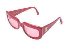 Load image into Gallery viewer, CHANEL シャネル サングラス ヴィンテージクラシック 05979 91764 プラスチック レッド ピンク ゴールド金具 美品 中古 59908
