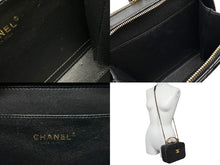 Load image into Gallery viewer, 極美品 CHANEL シャネル ショルダーバッグ トップハンドルバニティ ランダム番台 キャビアスキン ブラック ゴールド金具 中古 59919