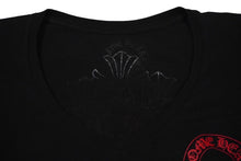 Load image into Gallery viewer, CHROME HEARTS クロムハーツ 半袖Ｔシャツ ホースシュー セメタリークロス プリント V ネック レディース ブラック 美品 中古 59937