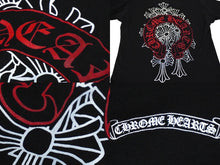 Load image into Gallery viewer, CHROME HEARTS クロムハーツ 半袖Ｔシャツ ホースシュー セメタリークロス プリント V ネック レディース ブラック 美品 中古 59937