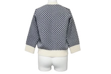 Load image into Gallery viewer, 極美品 CHANEL シャネル カシミヤ カーディガン ホワイト ネイビー 総柄 ココマーク P47951K06141 サイズ36 中古 59960