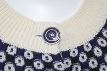 Load image into Gallery viewer, 極美品 CHANEL シャネル カシミヤ カーディガン ホワイト ネイビー 総柄 ココマーク P47951K06141 サイズ36 中古 59960
