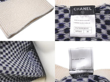 Load image into Gallery viewer, 極美品 CHANEL シャネル カシミヤ カーディガン ホワイト ネイビー 総柄 ココマーク P47951K06141 サイズ36 中古 59960