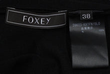 Load image into Gallery viewer, 極美品 FOXEY フォクシー ニット トップス セーター Vネック ブラック サイズ38 ウール 39603-KATFN15LO 中古 59983