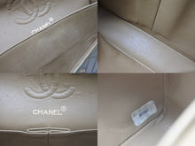 Load image into Gallery viewer, CHANEL シャネル ショルダーバッグ マトラッセ23 3番台 Wフラップ ベージュ ゴールド金具 美品 中古 60044