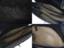 Load image into Gallery viewer, CHANEL シャネル マトラッセ チェーンショルダーバック キャビアスキン 25cm シール 15番台 美品 中古 60064