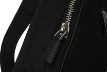 画像をギャラリービューアに読み込む, 以前同様 PRADA プラダショルダーバッグ Re-Nylon スマートフォンケース ブラック 2ZH155 シルバー金具 中古 60089 