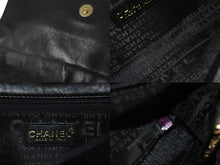 Load image into Gallery viewer, CHANEL シャネル チョコバー ワンショルダーバッグ ラムスキン 7番台 ブラック ココマーク ゴールド金具 美品 中古 60103