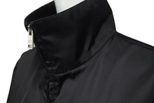 Load image into Gallery viewer, 極美品 PRADA プラダ 21AW Re-Nylon ギャバジン ジャケット ポーチ付き ブラック ポリアミド サイズ36 291831 中古 60142