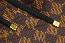 Load image into Gallery viewer, LOUIS VUITTON ルイヴィトン ダミエ スイムショーツ ブラウン ゴールド金具 ナイロン系 サイズXL 中古 60165