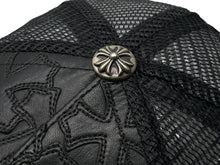 Load image into Gallery viewer, CHROME HEARTS クロムハーツ セメタリークロス パッチ レザー トラッカー キャップメッシュ キャップ ブラック 美品 中古 60189