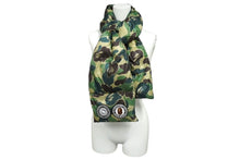 Load image into Gallery viewer, 極美品 CANADA GOOSE カナダグース × A Bathing Ape アベイシングエイプ コラボ マフラー 7299MBC ナイロン グリーン 中古 60231