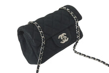 Load image into Gallery viewer, CHANEL シャネル ショルダーバッグ ミニマトラッセ ソフトキャビア チェーンショルダー 17番台 17CM シルバー金具 美品 中古 60245