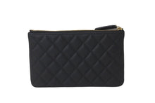 Load image into Gallery viewer, 新品同様 CHANEL シャネル ポーチ マトラッセ キャビアスキン ココマーク ブラック ランダム番号 ゴールド金具 中古 60249