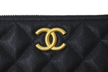 Load image into Gallery viewer, 新品同様 CHANEL シャネル ポーチ マトラッセ キャビアスキン ココマーク ブラック ランダム番号 ゴールド金具 中古 60249