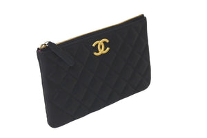 新品同様 CHANEL シャネル ポーチ マトラッセ キャビアスキン ココマーク ブラック ランダム番号 ゴールド金具 中古 60249