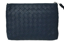 Load image into Gallery viewer, BOTTEGAVENETA ボッテガヴェネタ イントレチャート クラッチバッグ セカンドバッグ ネイビー シルバー金具 美品 中古 60267