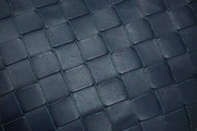 Load image into Gallery viewer, BOTTEGAVENETA ボッテガヴェネタ イントレチャート クラッチバッグ セカンドバッグ ネイビー シルバー金具 美品 中古 60267