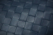 Load image into Gallery viewer, BOTTEGAVENETA ボッテガヴェネタ イントレチャート クラッチバッグ セカンドバッグ ネイビー シルバー金具 美品 中古 60267